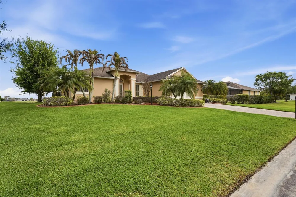 1215 Southlakes Way SW Vero Beach, FL 32968