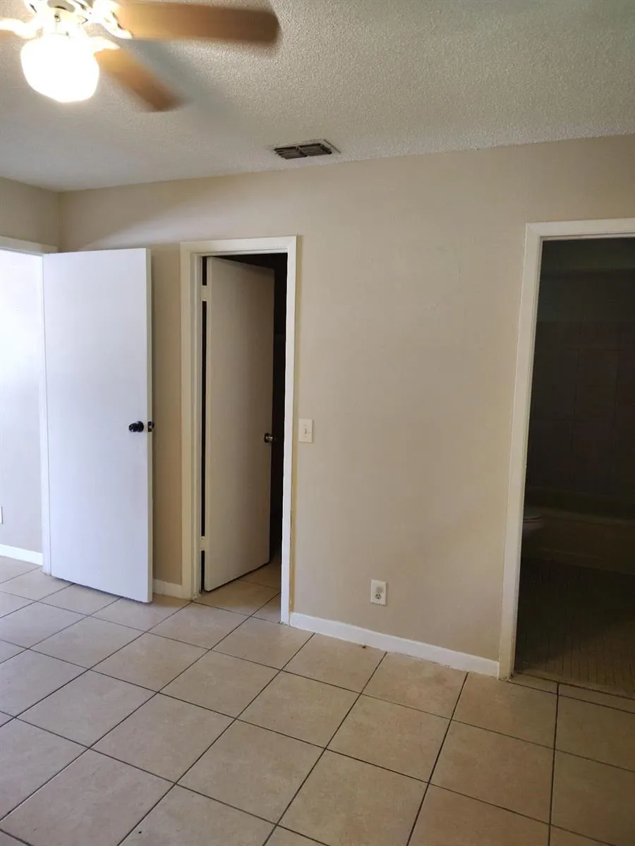 3656 Coconut Road Palm Springs, FL 33461