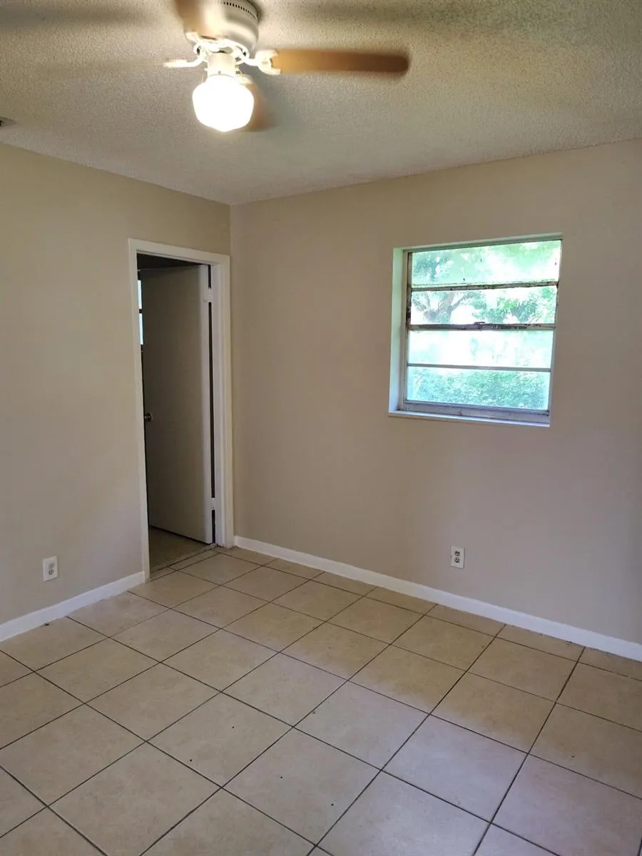 3656 Coconut Road Palm Springs, FL 33461