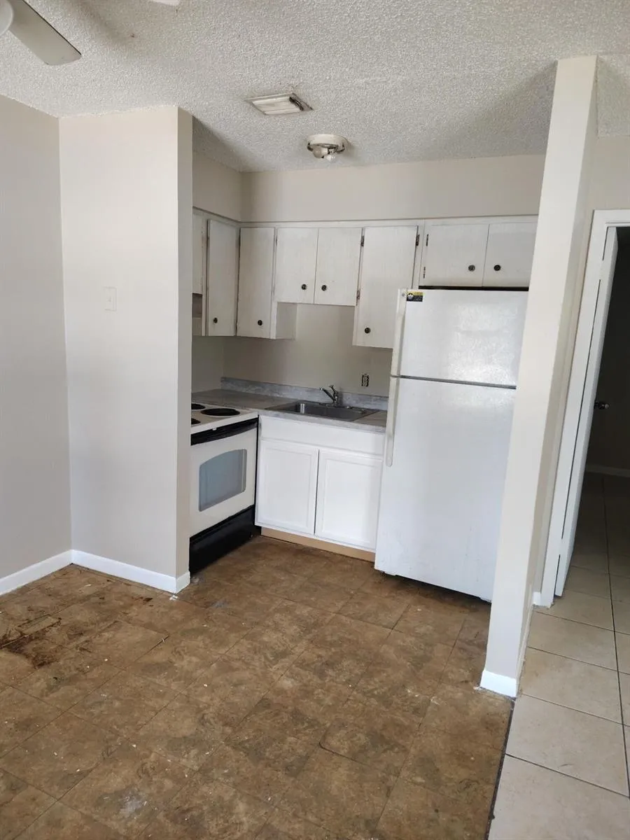 3656 Coconut Road Palm Springs, FL 33461
