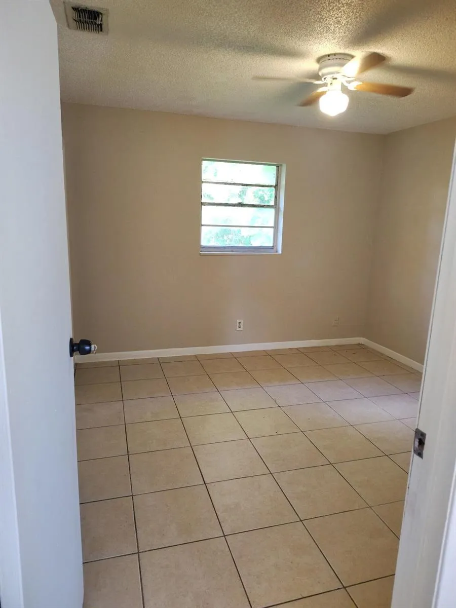 3656 Coconut Road Palm Springs, FL 33461