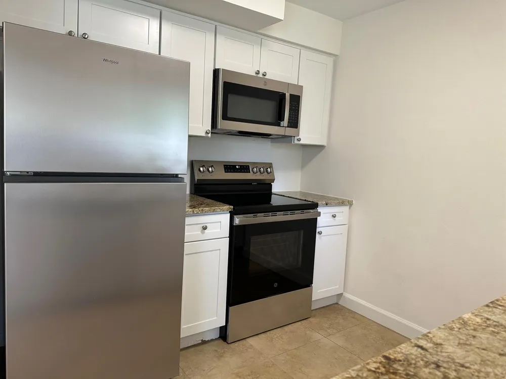 2745 Atlantic Boulevard Vero Beach, FL 32960