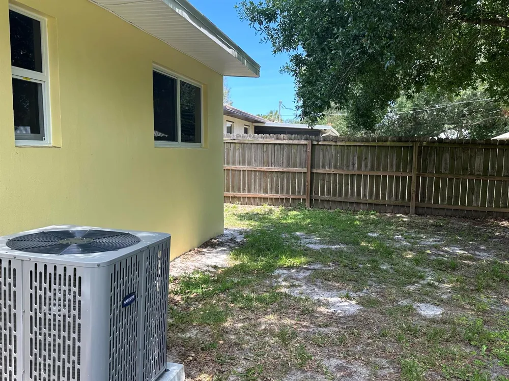 2745 Atlantic Boulevard Vero Beach, FL 32960