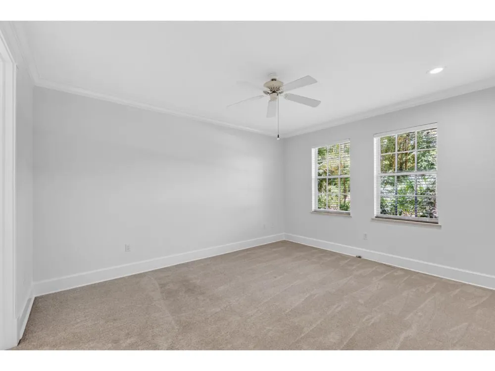 814 Carolina Circle SW Vero Beach, FL 32962