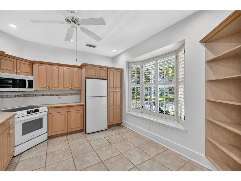 814 Carolina Circle SW Vero Beach, FL 32962