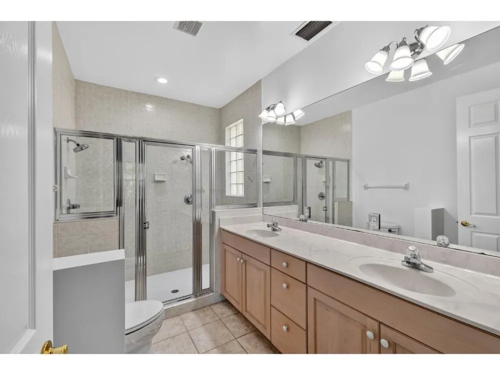 814 Carolina Circle SW Vero Beach, FL 32962