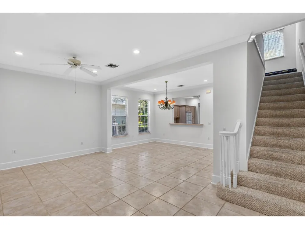 814 Carolina Circle SW Vero Beach, FL 32962