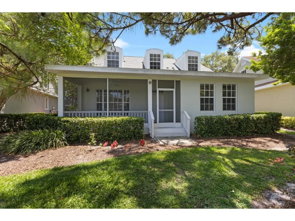 814 Carolina Circle SW Vero Beach, FL 32962