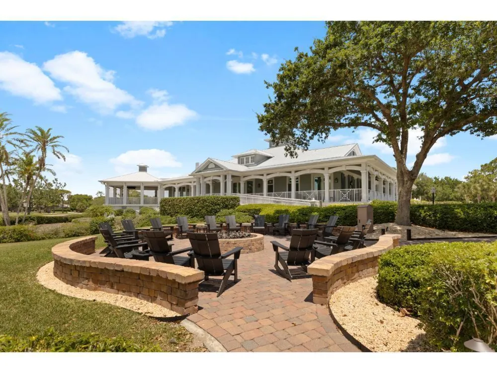 814 Carolina Circle SW Vero Beach, FL 32962