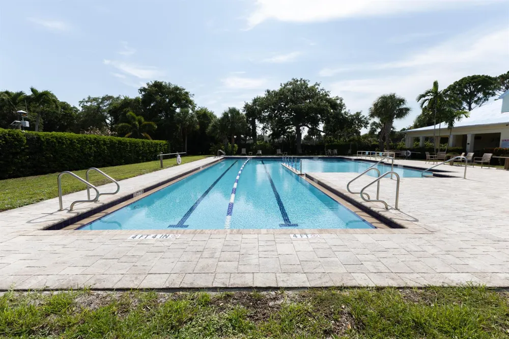 814 Carolina Circle SW Vero Beach, FL 32962