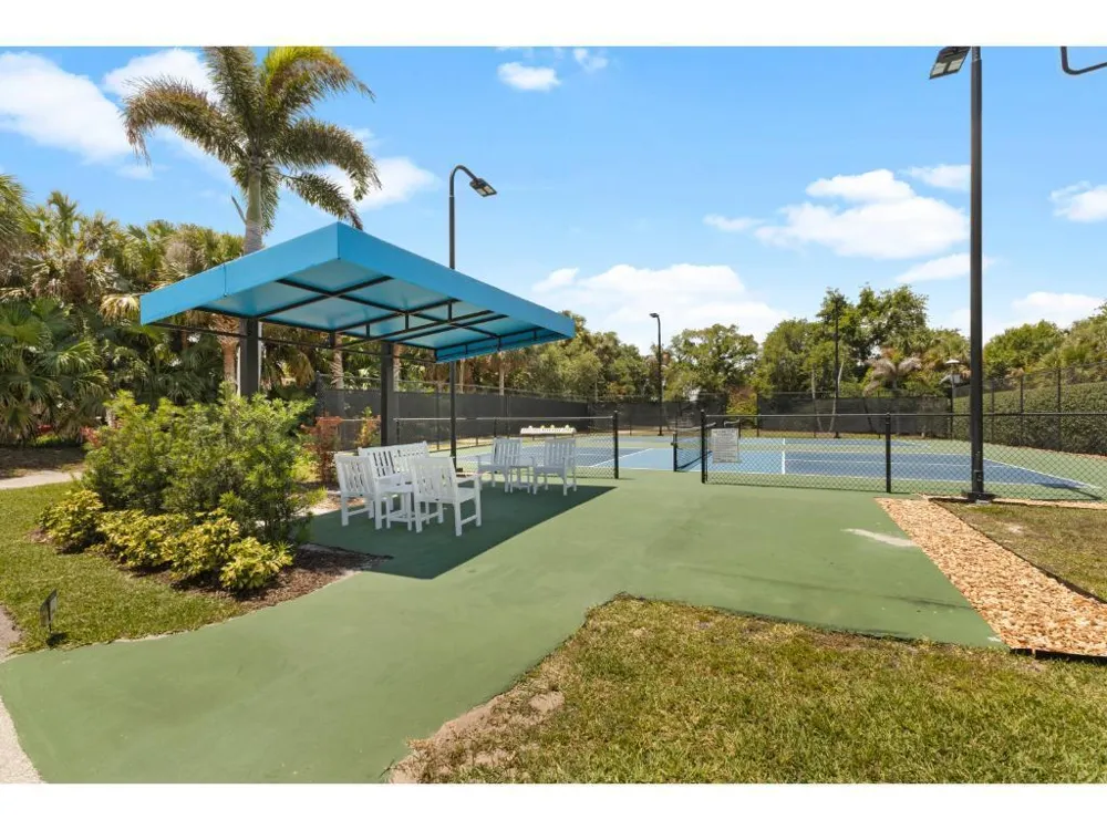 814 Carolina Circle SW Vero Beach, FL 32962
