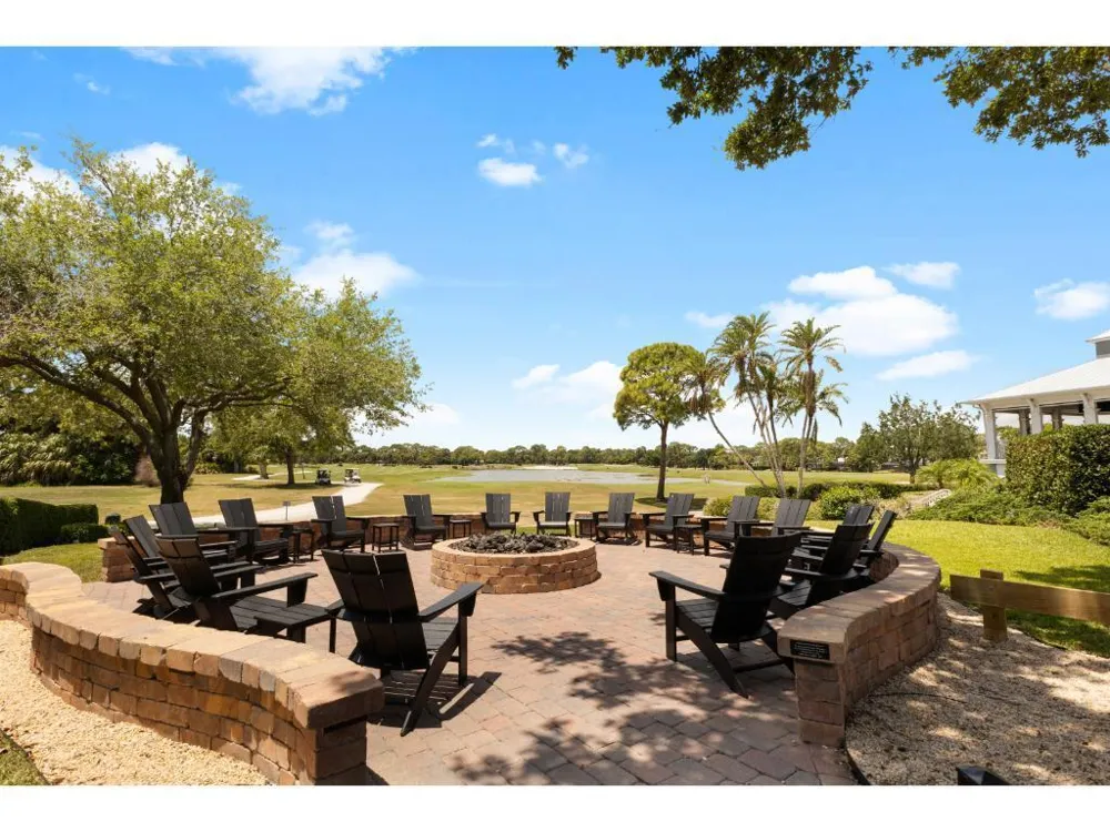 814 Carolina Circle SW Vero Beach, FL 32962