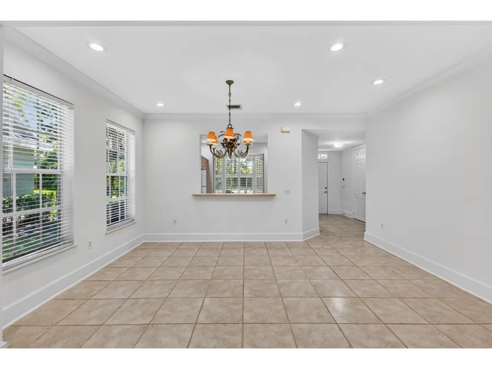 814 Carolina Circle SW Vero Beach, FL 32962