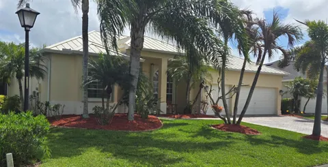 607 Tangelo Circle SW