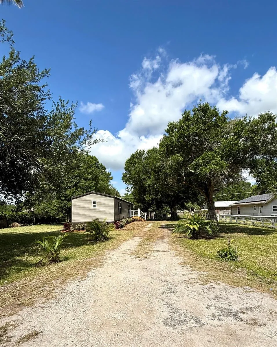 1465 NW 43rd Avenue Okeechobee, FL 34972