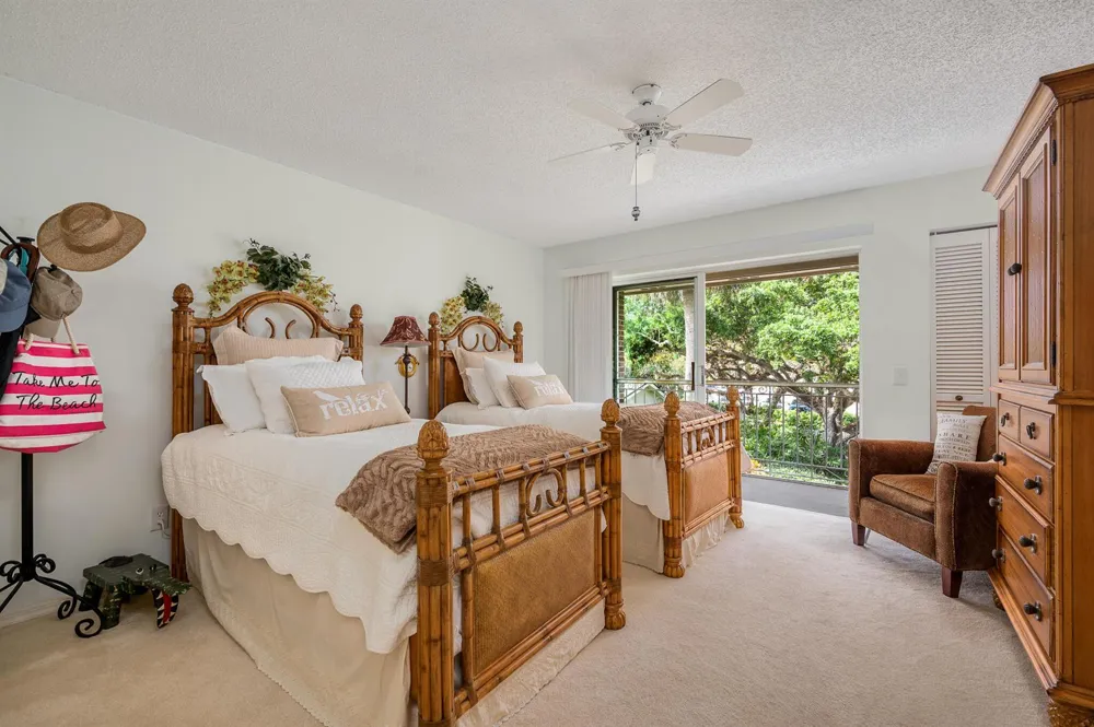 101 W Park Shores Circle #2 Indian River Shores, FL 32963