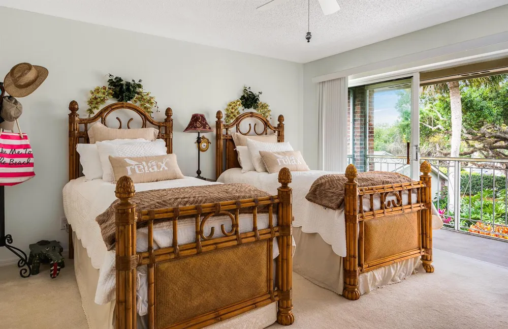 101 W Park Shores Circle #2 Indian River Shores, FL 32963