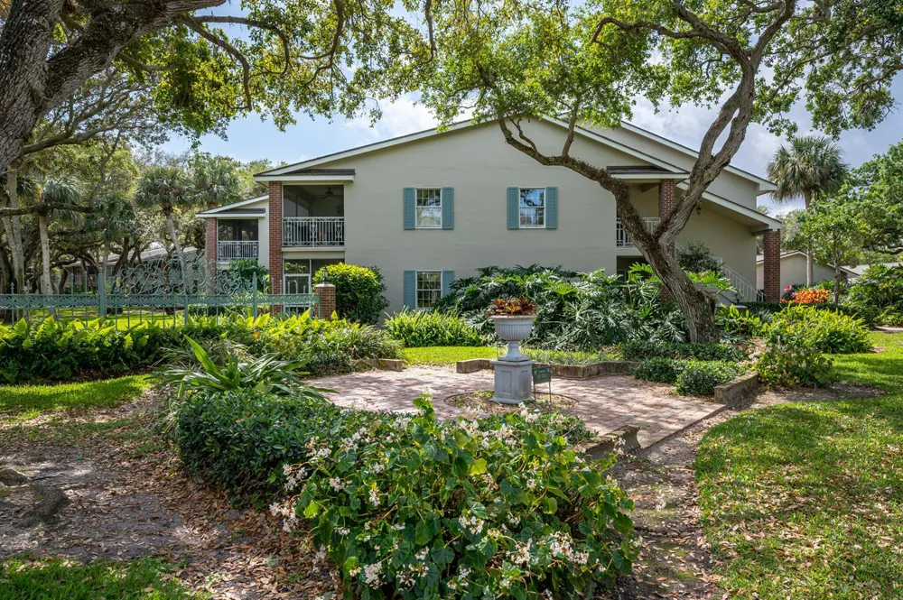101 W Park Shores Circle #2 Indian River Shores, FL 32963