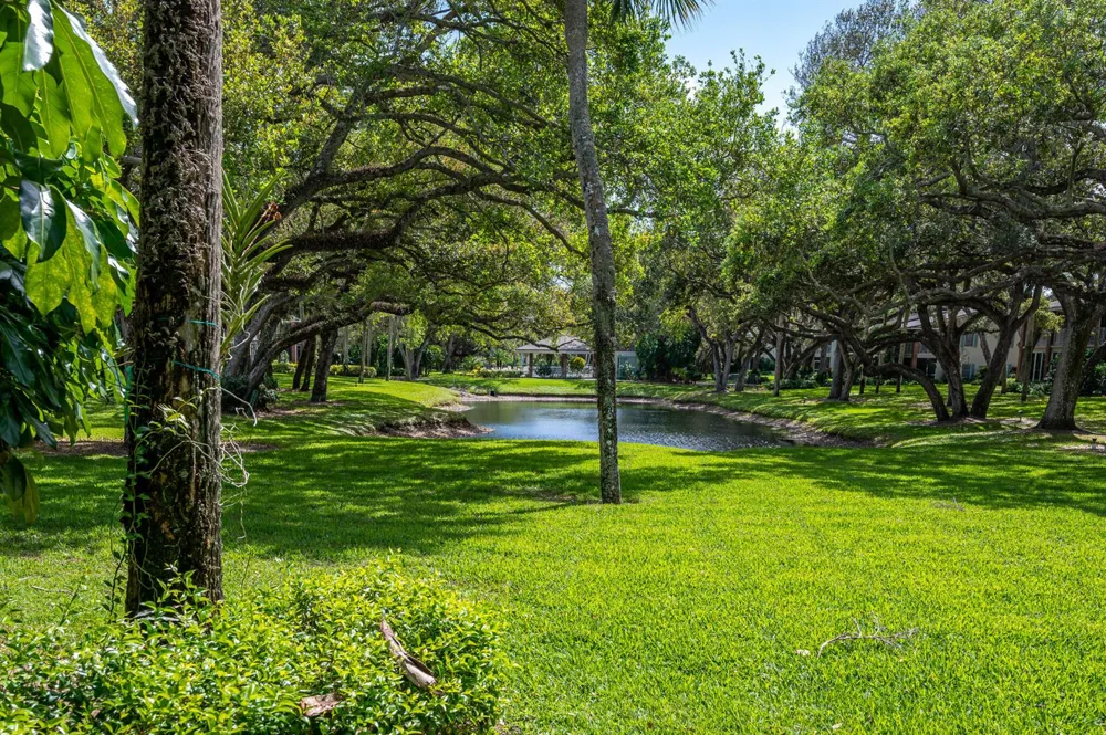 101 W Park Shores Circle #2 Indian River Shores, FL 32963