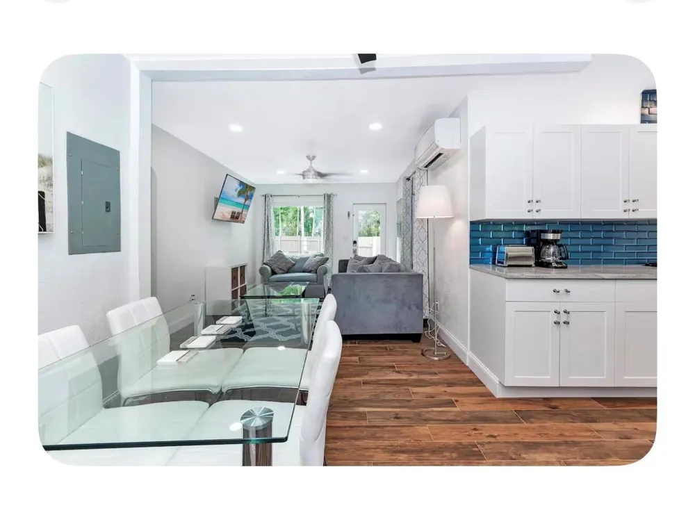 700 NE 17th Way Fort Lauderdale, FL 33304