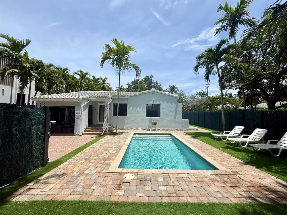 700 NE 17th Way Fort Lauderdale, FL 33304