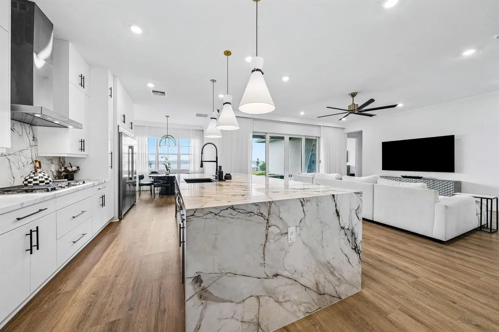 655 Hookline Circle Loxahatchee, FL 33470