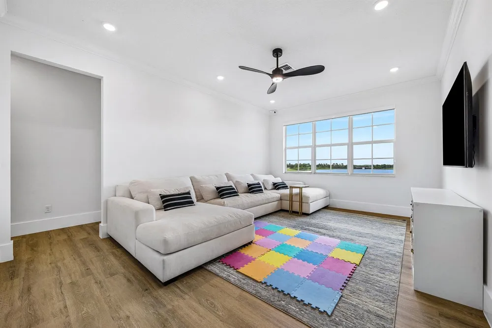 655 Hookline Circle Loxahatchee, FL 33470