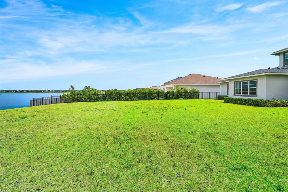 655 Hookline Circle Loxahatchee, FL 33470