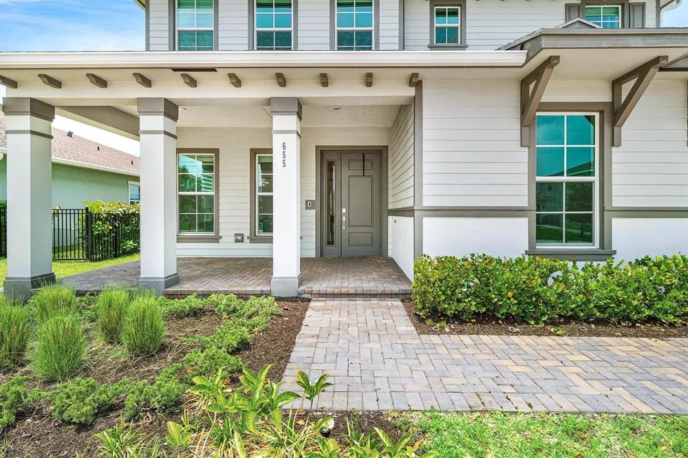 655 Hookline Circle Loxahatchee, FL 33470