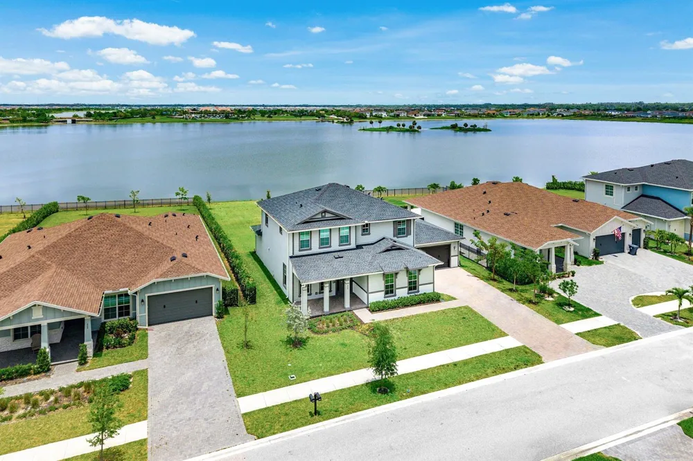 655 Hookline Circle Loxahatchee, FL 33470