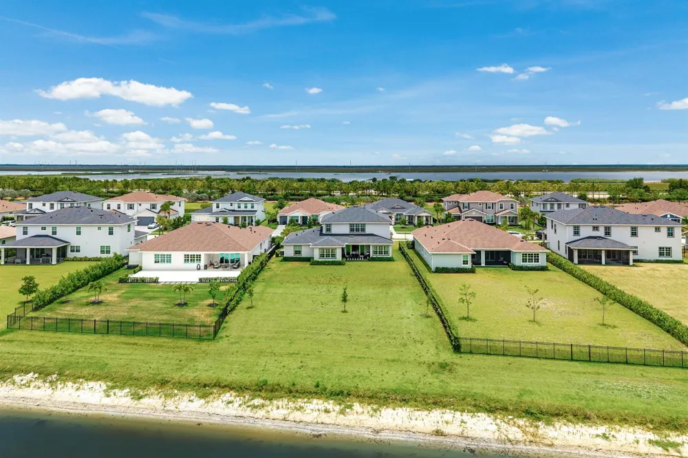655 Hookline Circle Loxahatchee, FL 33470