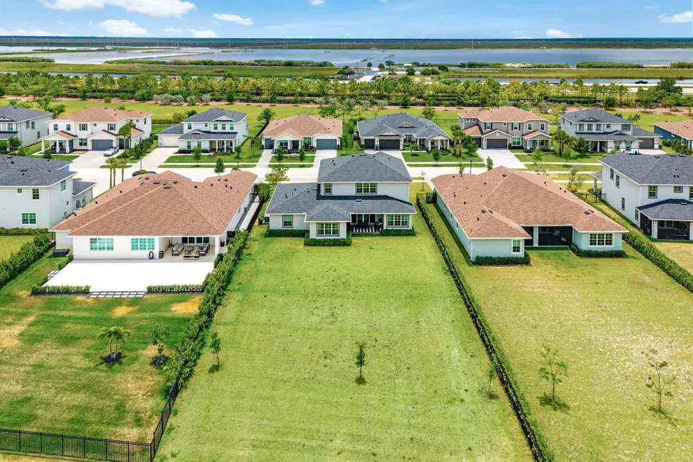 655 Hookline Circle Loxahatchee, FL 33470