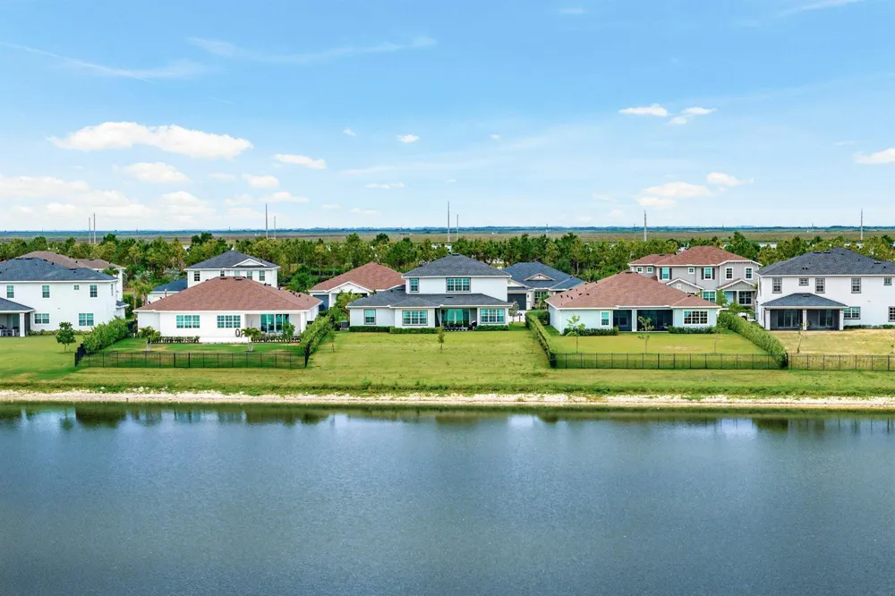 655 Hookline Circle Loxahatchee, FL 33470