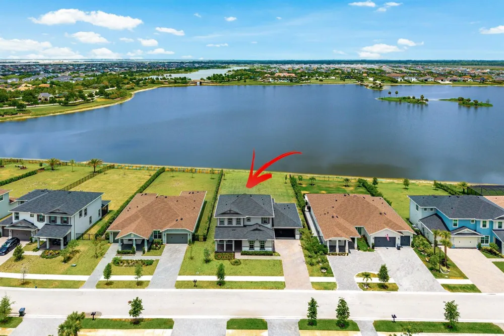 655 Hookline Circle Loxahatchee, FL 33470
