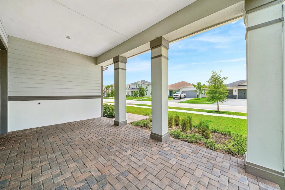 655 Hookline Circle Loxahatchee, FL 33470