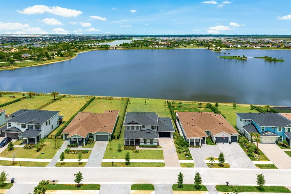 655 Hookline Circle Loxahatchee, FL 33470
