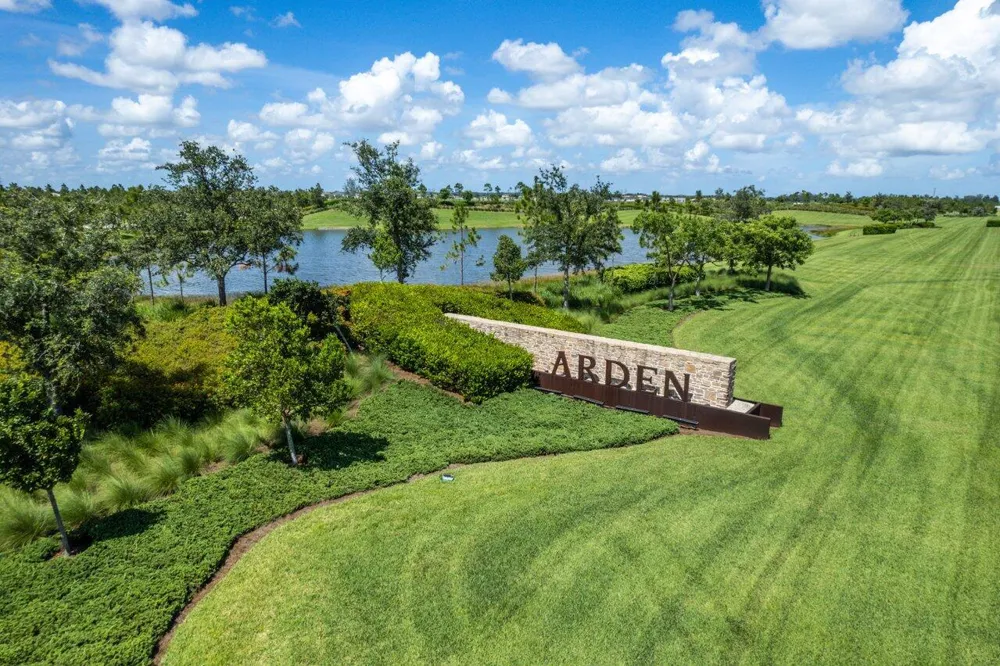 655 Hookline Circle Loxahatchee, FL 33470