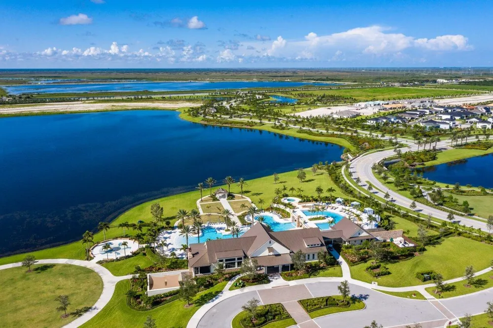 655 Hookline Circle Loxahatchee, FL 33470