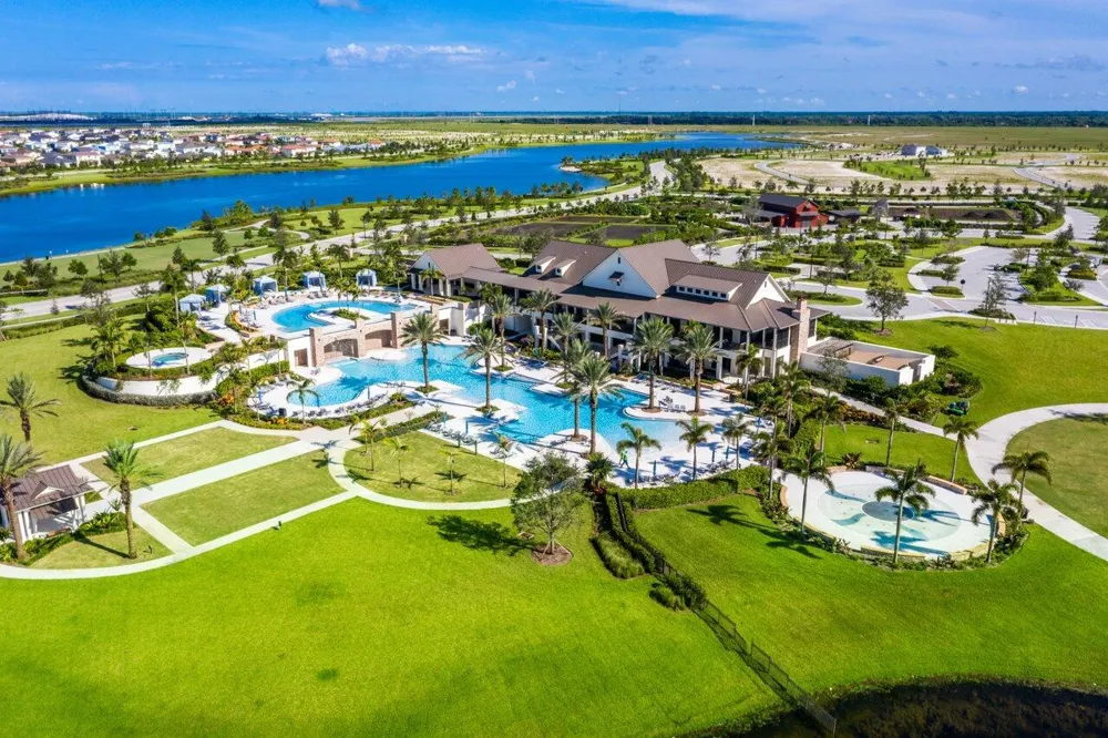 655 Hookline Circle Loxahatchee, FL 33470