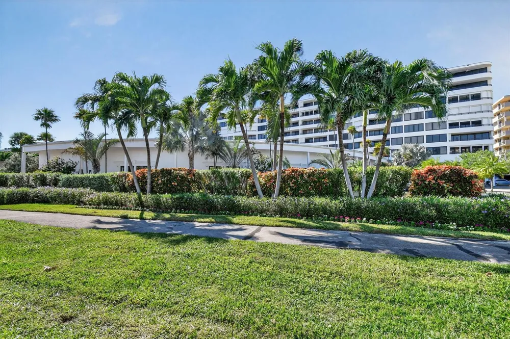 3589 S Ocean Boulevard #608 South Palm Beach, FL 33480