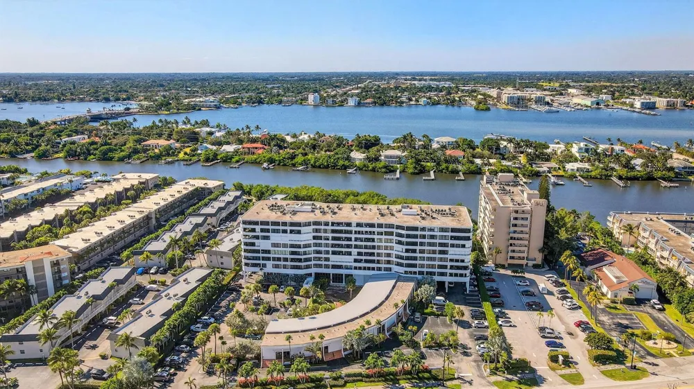 3589 S Ocean Boulevard #608 South Palm Beach, FL 33480