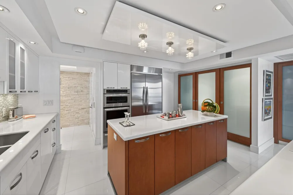 10155 Collins Avenue #1401 Bal Harbour, FL 33154