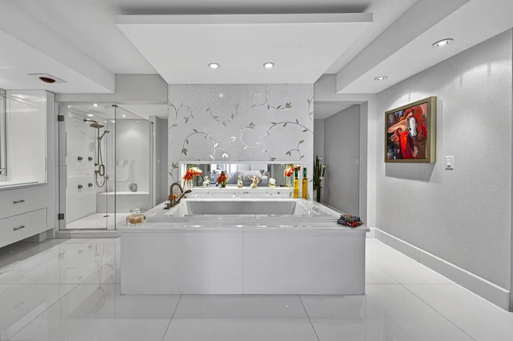 10155 Collins Avenue #1401 Bal Harbour, FL 33154