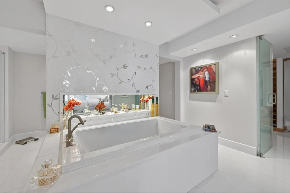 10155 Collins Avenue #1401 Bal Harbour, FL 33154