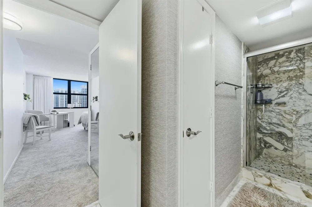 3400 Ocean Drive #1207 Riviera Beach, FL 33404