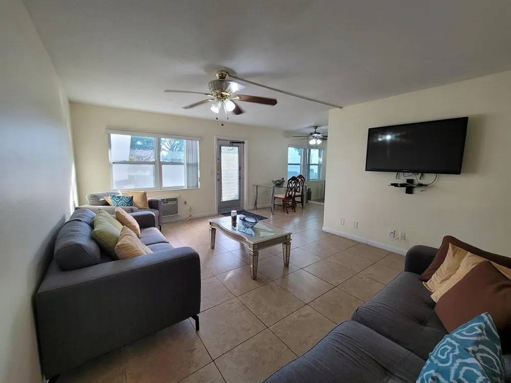 155 Coventry West Palm Beach, FL 33417