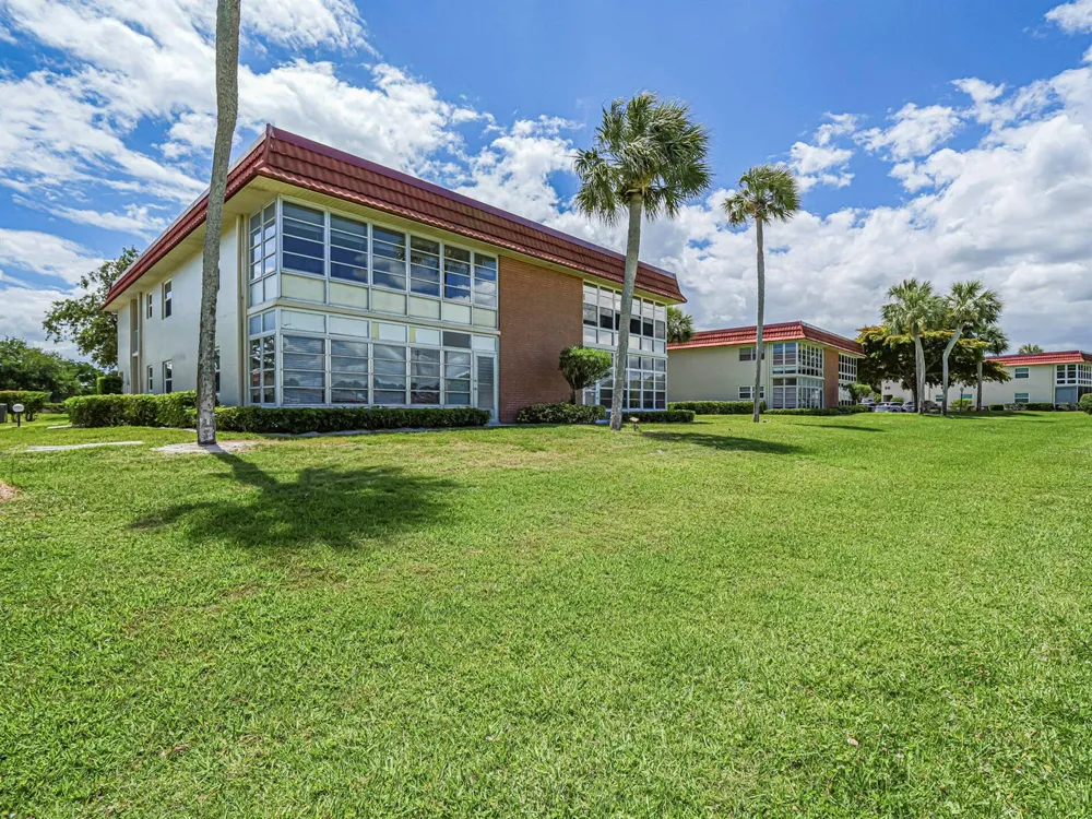 85 Crooked Tree Lane #207 Vero Beach, FL 32962