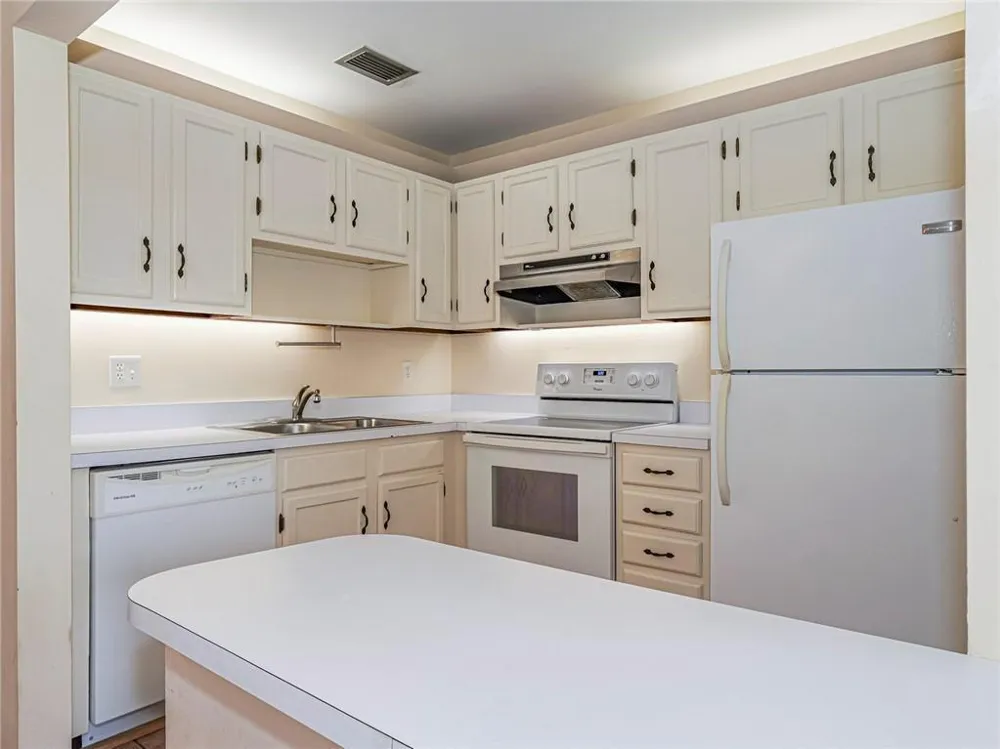 76 Royal Oak Drive #104 Vero Beach, FL 32962