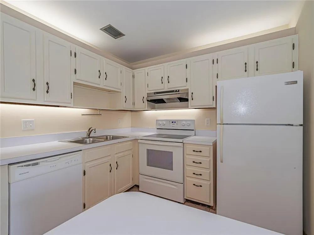 76 Royal Oak Drive #104 Vero Beach, FL 32962