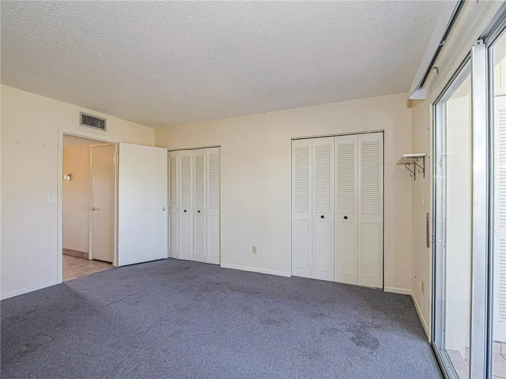 76 Royal Oak Drive #104 Vero Beach, FL 32962